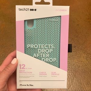 Tech21 iPhone X Max case